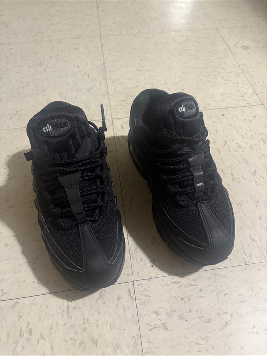 Nike Other - Boy’s Black Air Max 95 Athletic Sneakers